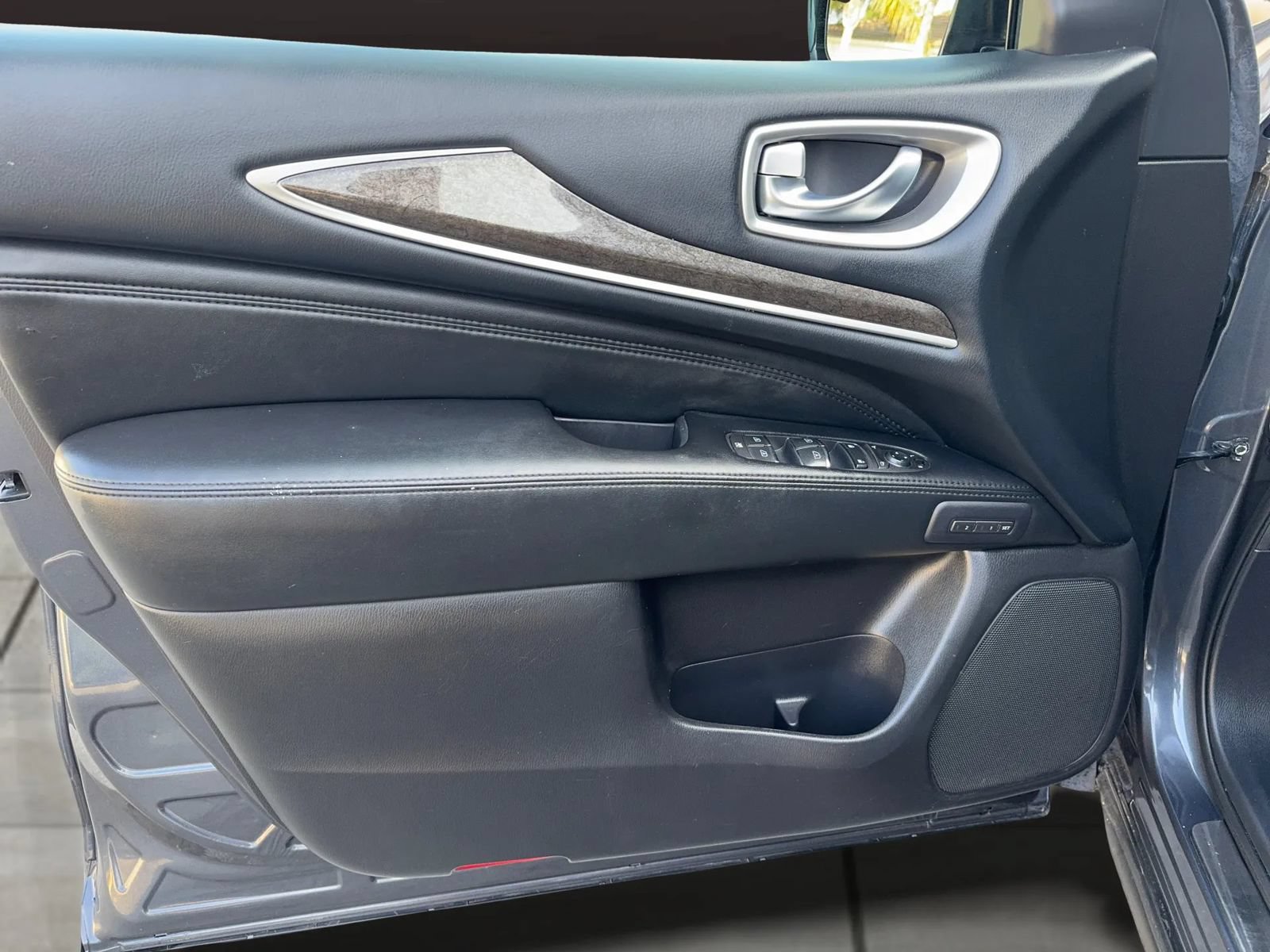 Used 2013 INFINITI JX35 FWD w/ Premium Pkg image 17