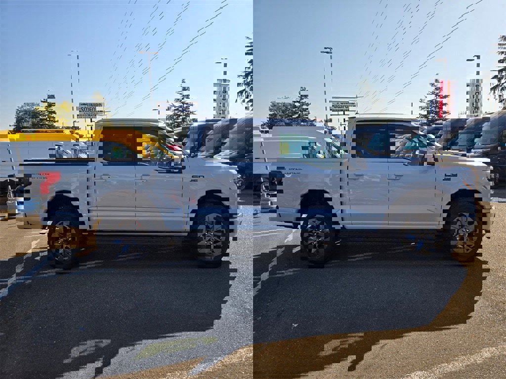 New 2025 Ford F150 Lightning Lariat image 4