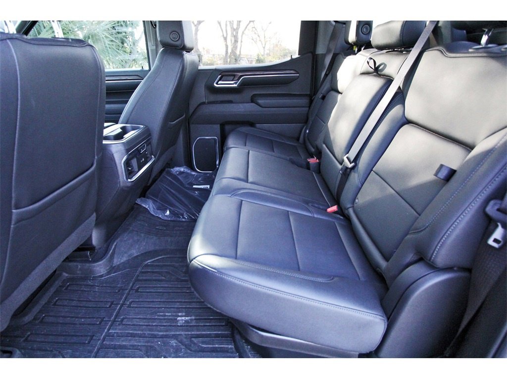 Used 2024 GMC Sierra 1500 SLT image 7