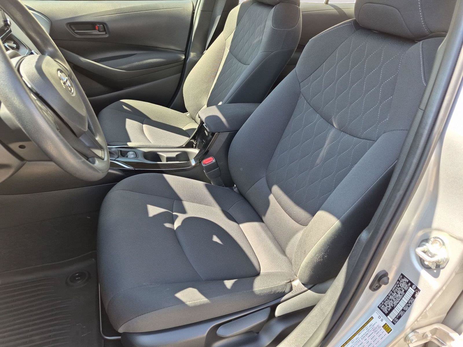 Used 2022 Toyota Corolla LE FWD image 28