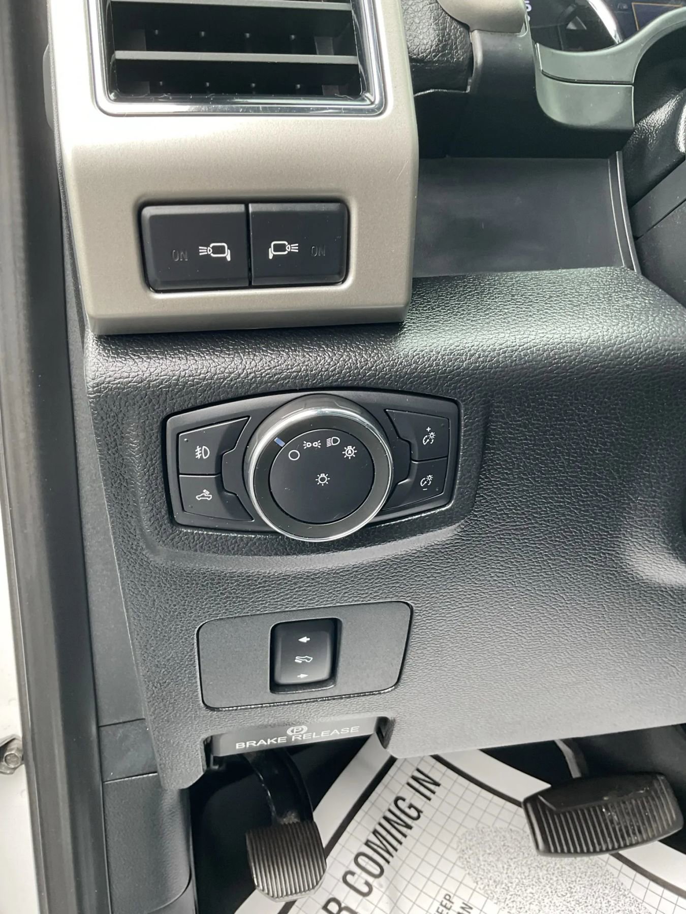 Used 2020 Ford F250 Lariat w/ Lariat Value Package image 27