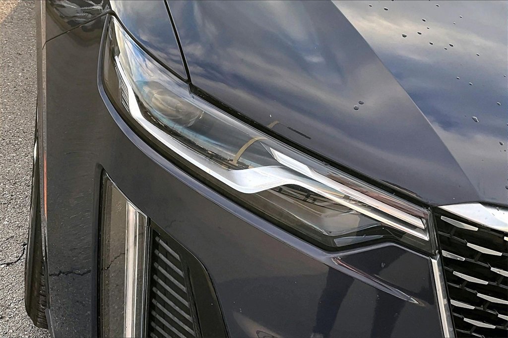 Used 2025 Cadillac XT6 Premium Luxury image 30
