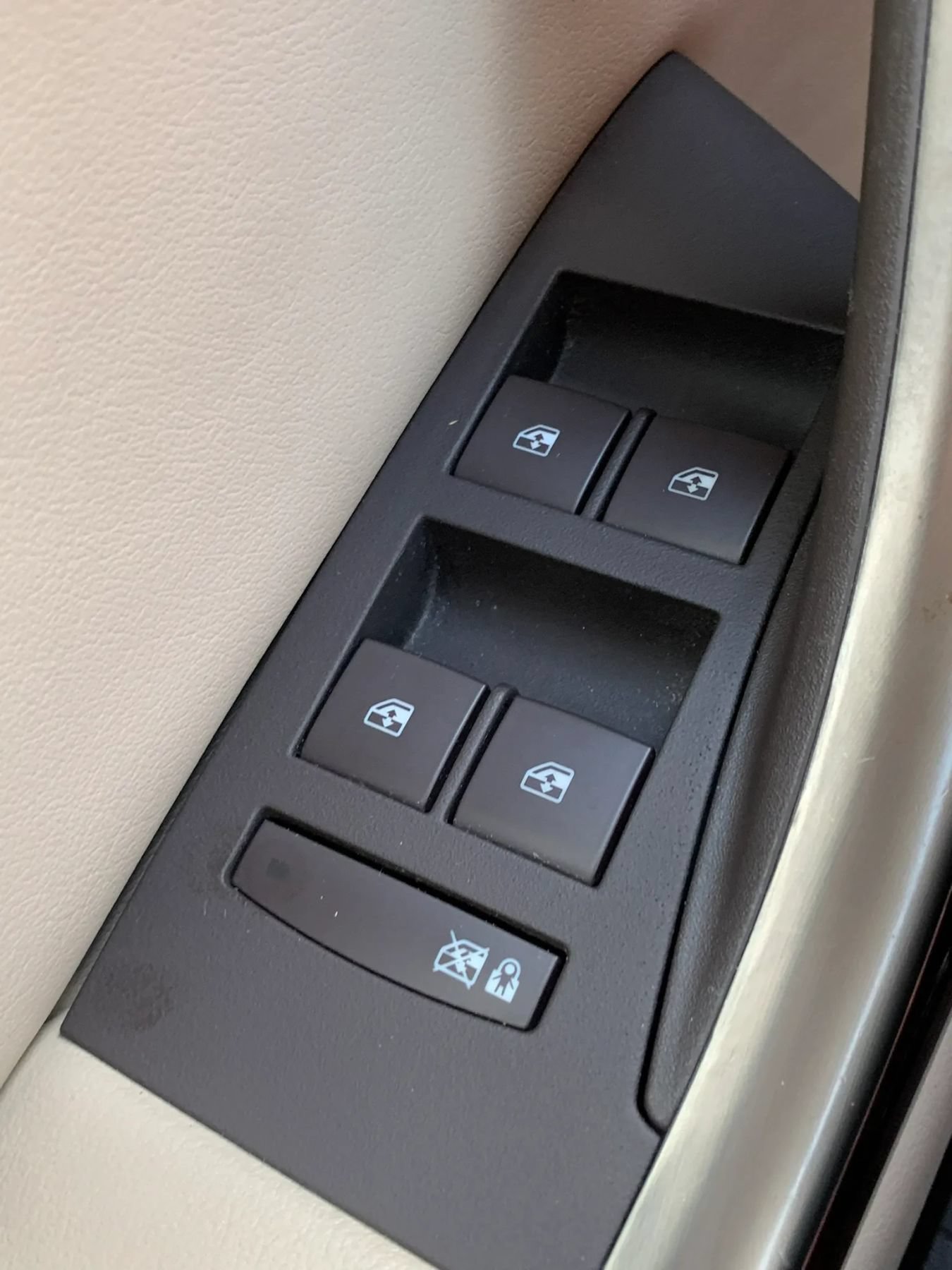 Used 2013 Buick Verano Leather FWD image 18