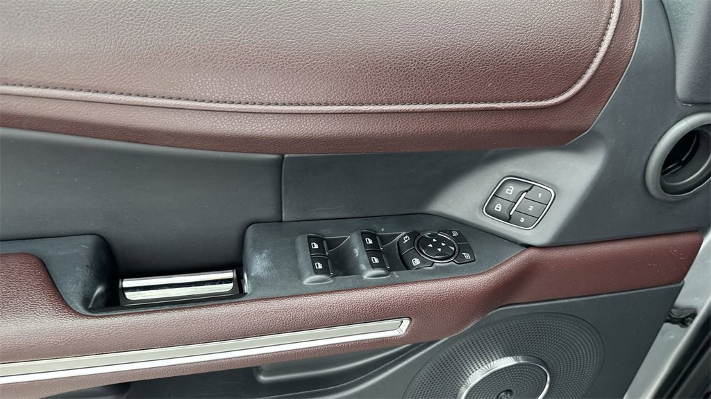 Used 2023 Ford Expedition Limited image 41