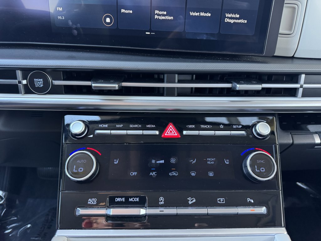 Used 2024 Hyundai Santa Fe SEL image 25