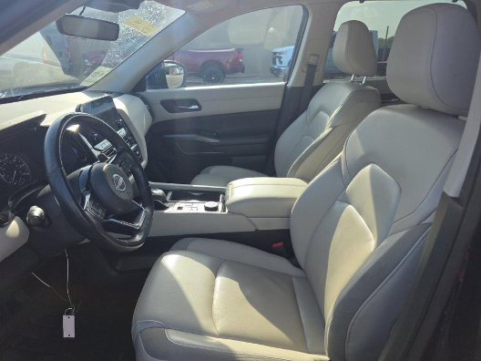 Used 2023 Nissan Pathfinder SL AWD/4WD image 9