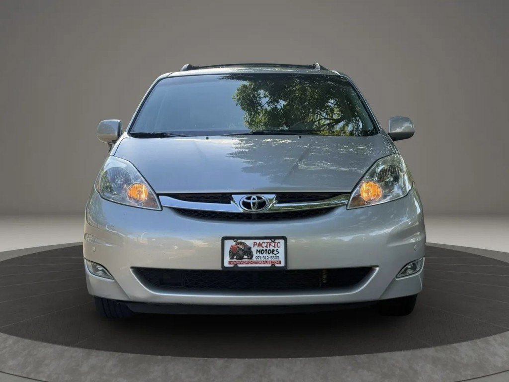 Used 2008 Toyota Sienna XLE AWD/4WD image 6