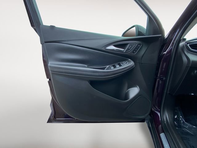 Used 2021 Buick Encore GX Essence image 16