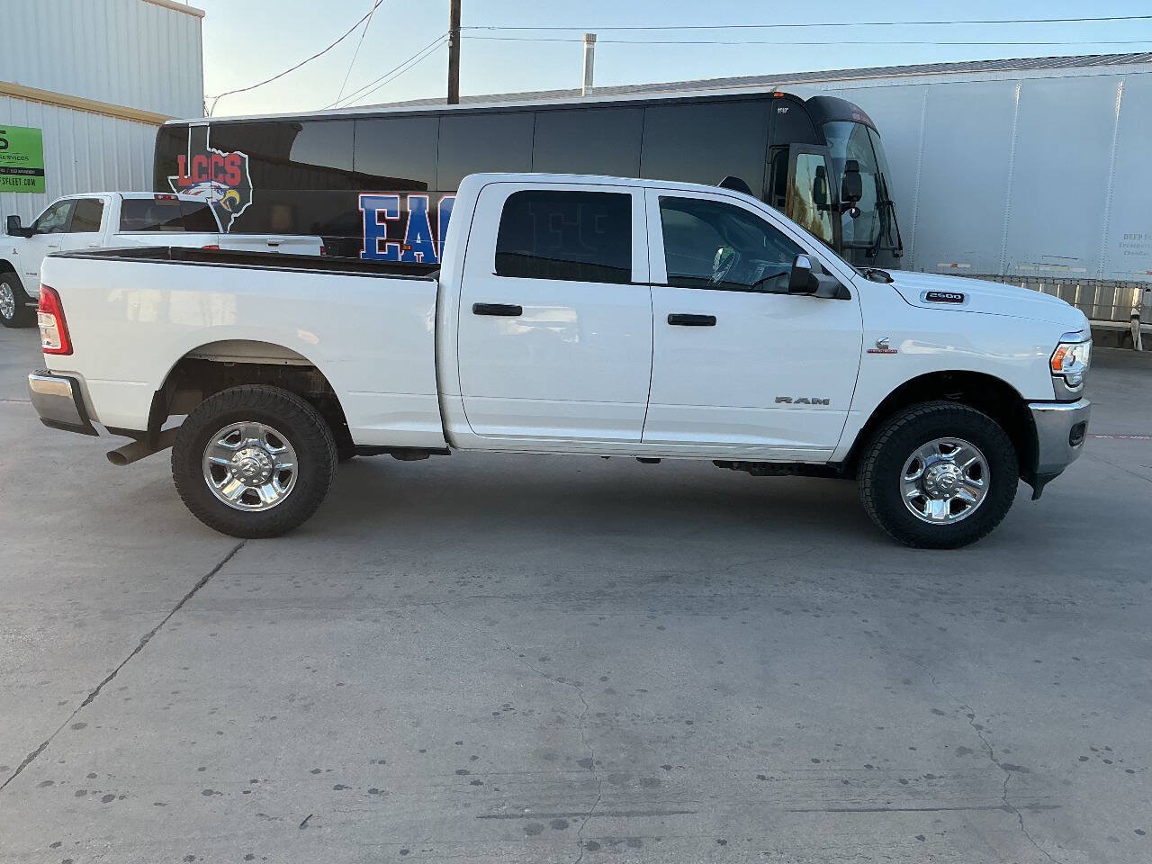 Used 2022 RAM 2500 Tradesman w/ Chrome Appearance Group AWD/4WD image 11