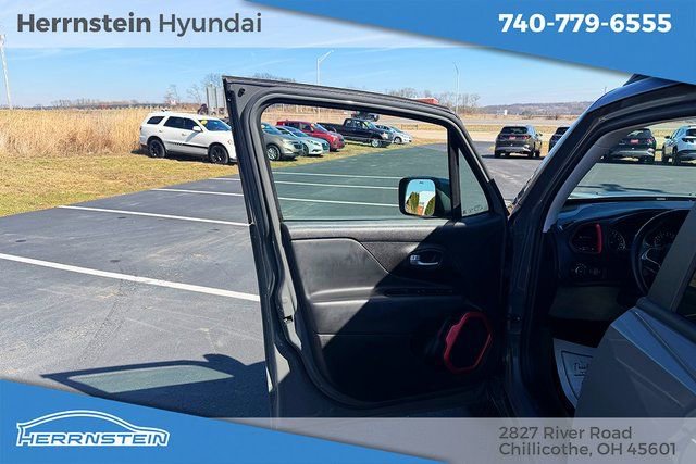 Used 2020 Jeep Renegade Trailhawk w/ Cold Weather Group image 13