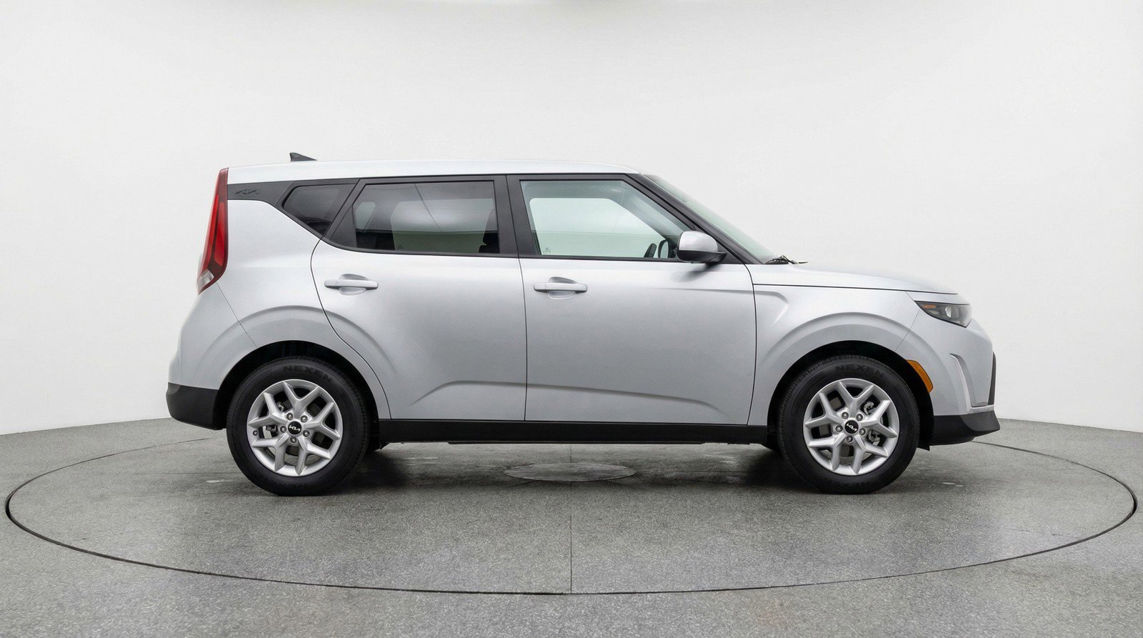 Used 2025 Kia Soul LX w/ LX Technology Package image 11