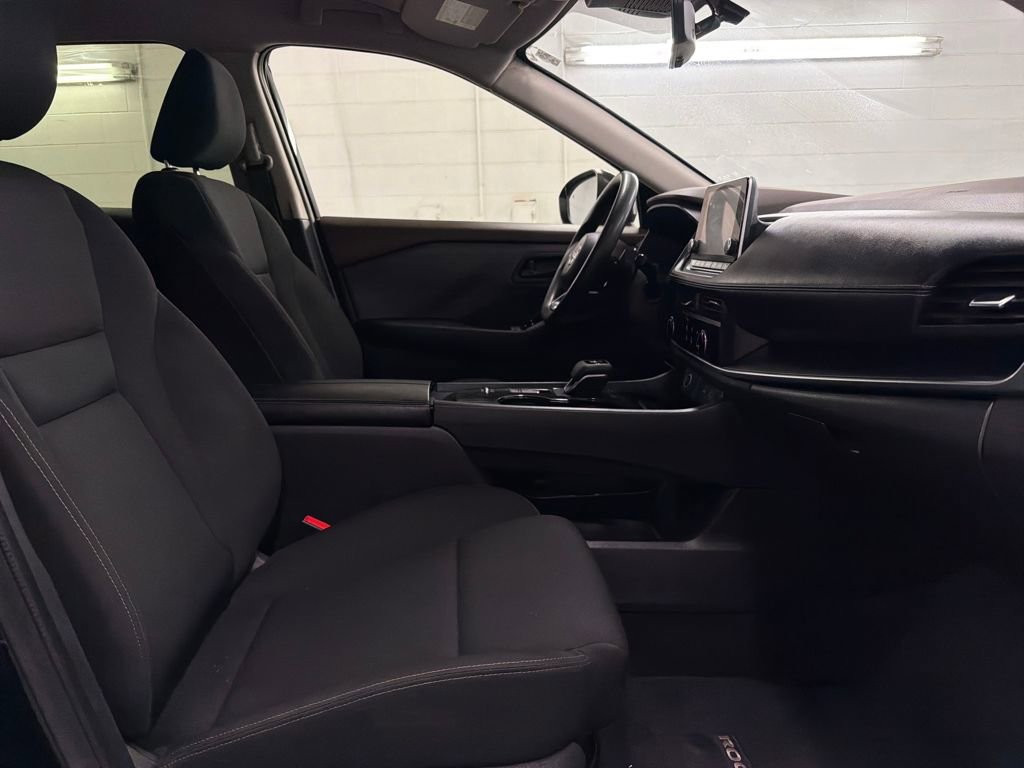 Used 2023 Nissan Rogue S image 28