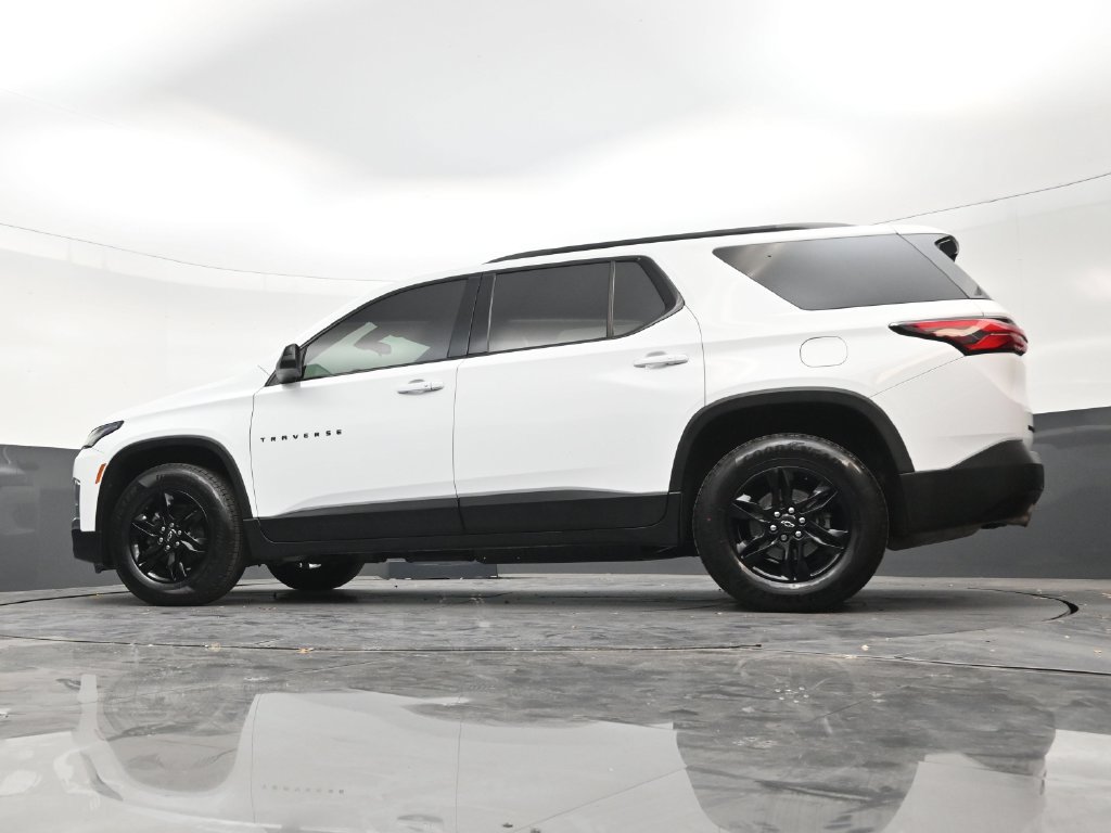 Used 2022 Chevrolet Traverse LS w/ Midnight/Sport Edition FWD image 21