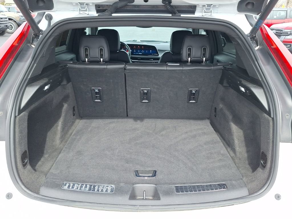 Used 2024 Cadillac XT4 Premium Luxury image 25