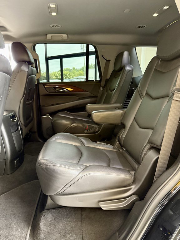 Used 2018 Cadillac Escalade 2WD image 17