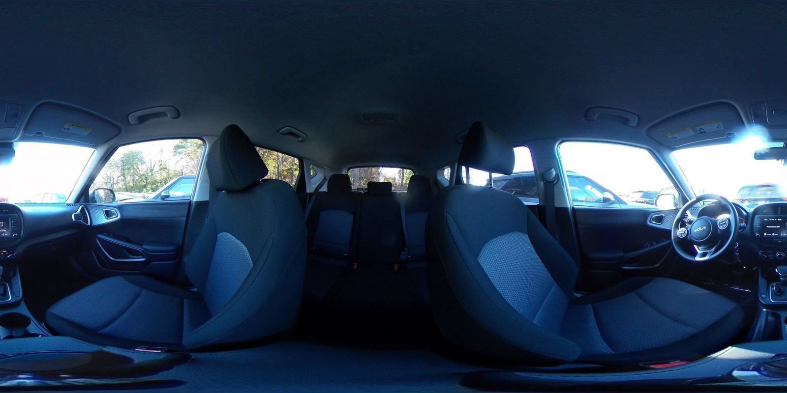 Used 2025 Kia Soul LX w/ LX Technology Package FWD image 42
