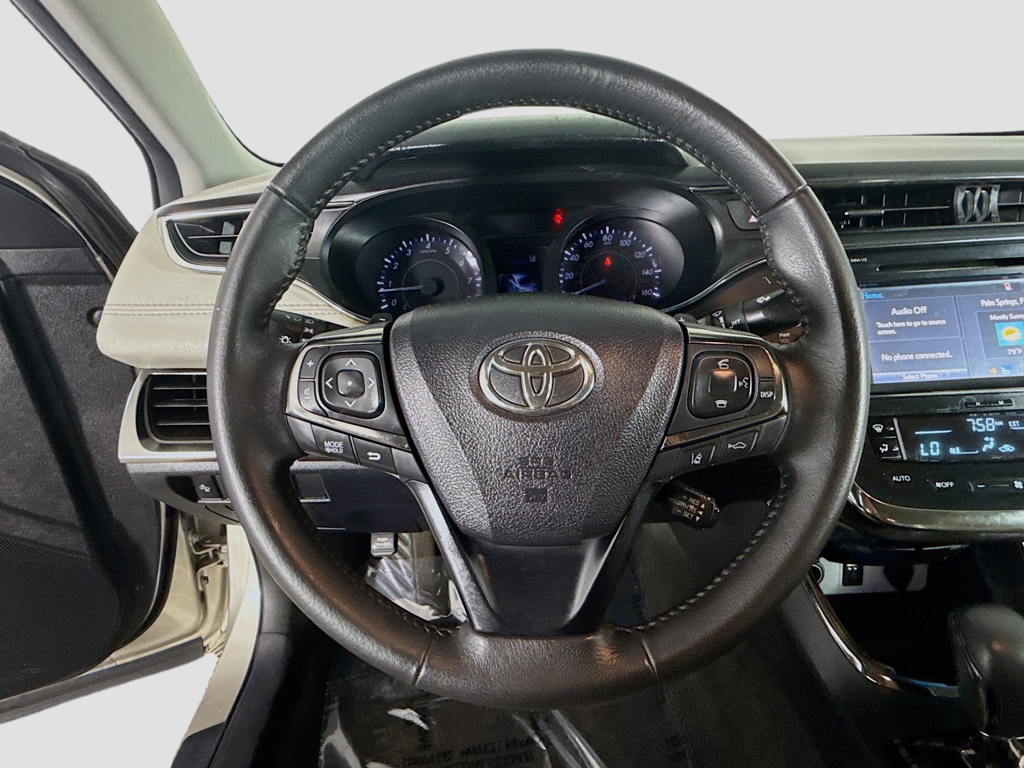 Used 2017 Toyota Avalon XLE image 13