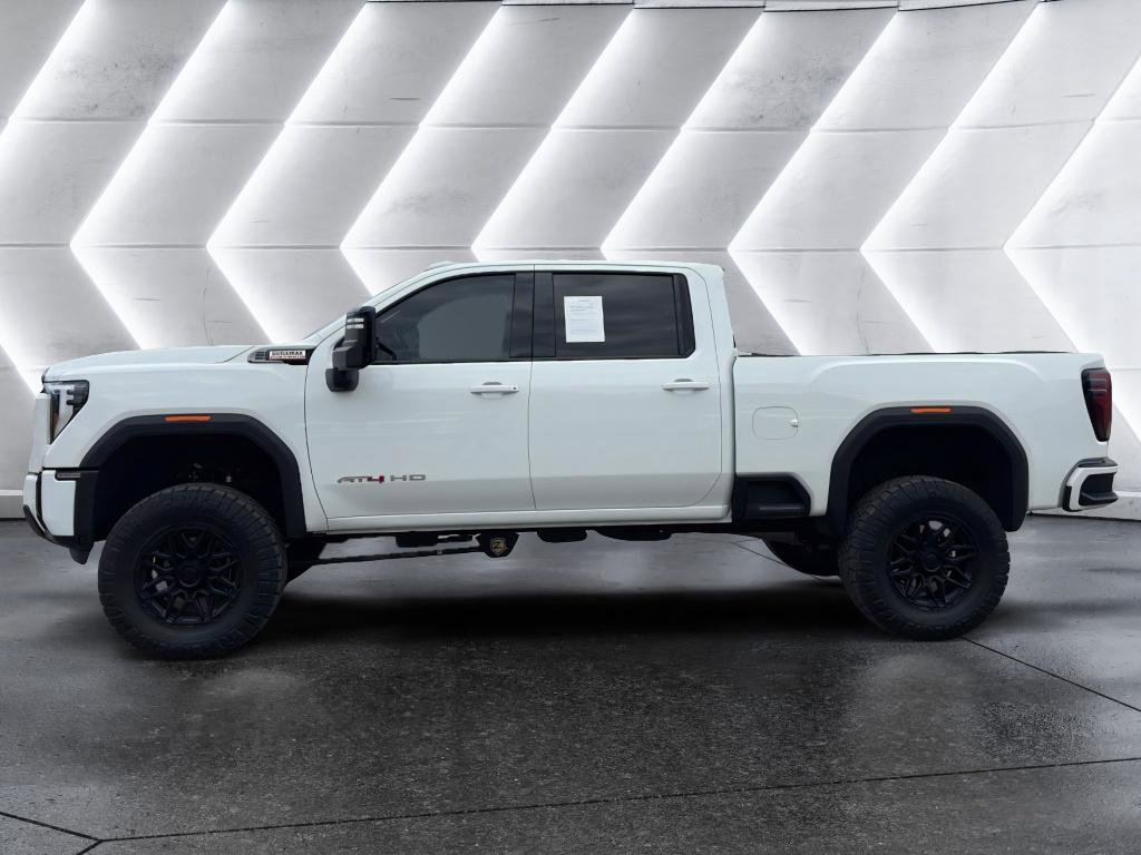 Used 2025 GMC Sierra 2500 AT4 image 4