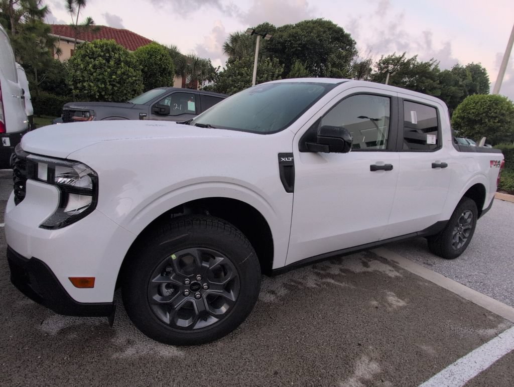New 2025 Ford Maverick XLT w/ XLT Luxury Package AWD/4WD image 4