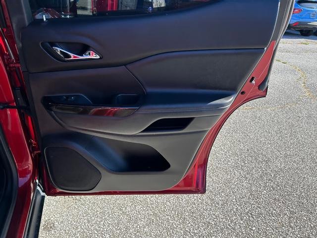 Used 2023 GMC Acadia AT4 image 27