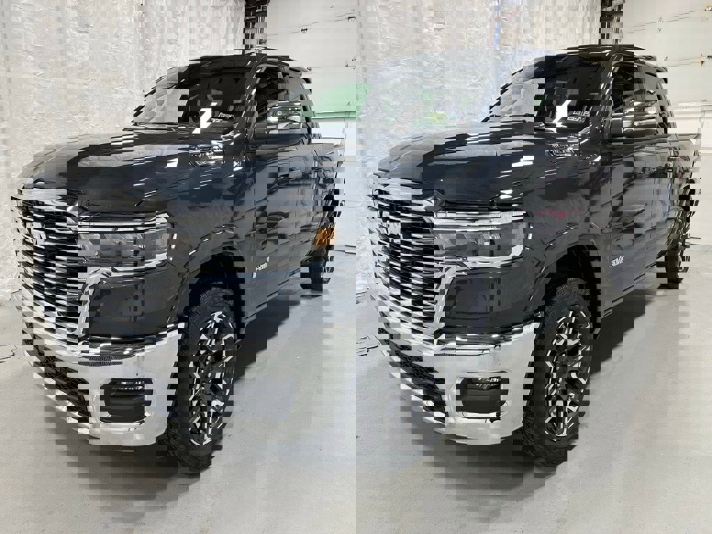 Used 2025 RAM 1500 Laramie image 3