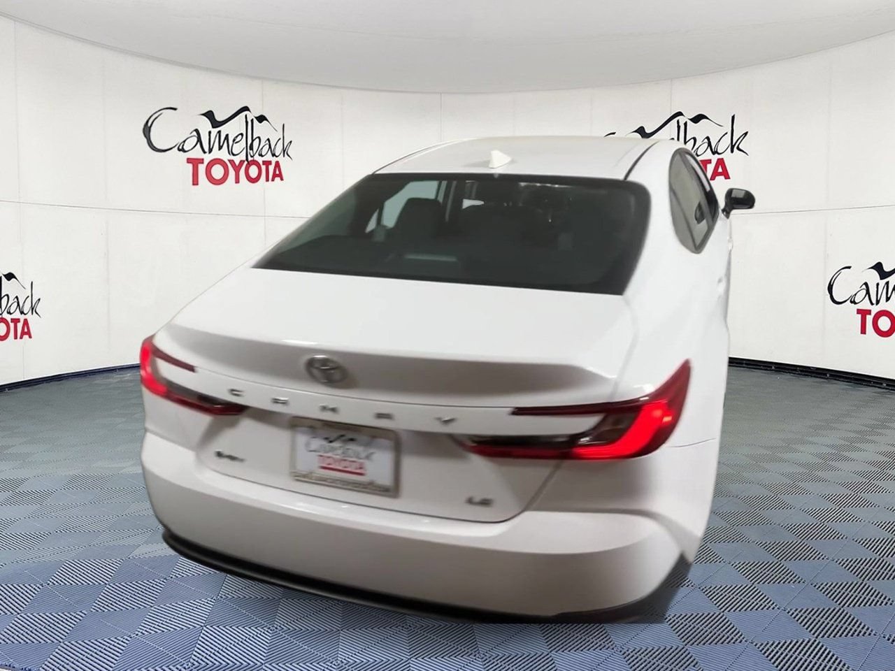Used 2025 Toyota Camry LE FWD image 9
