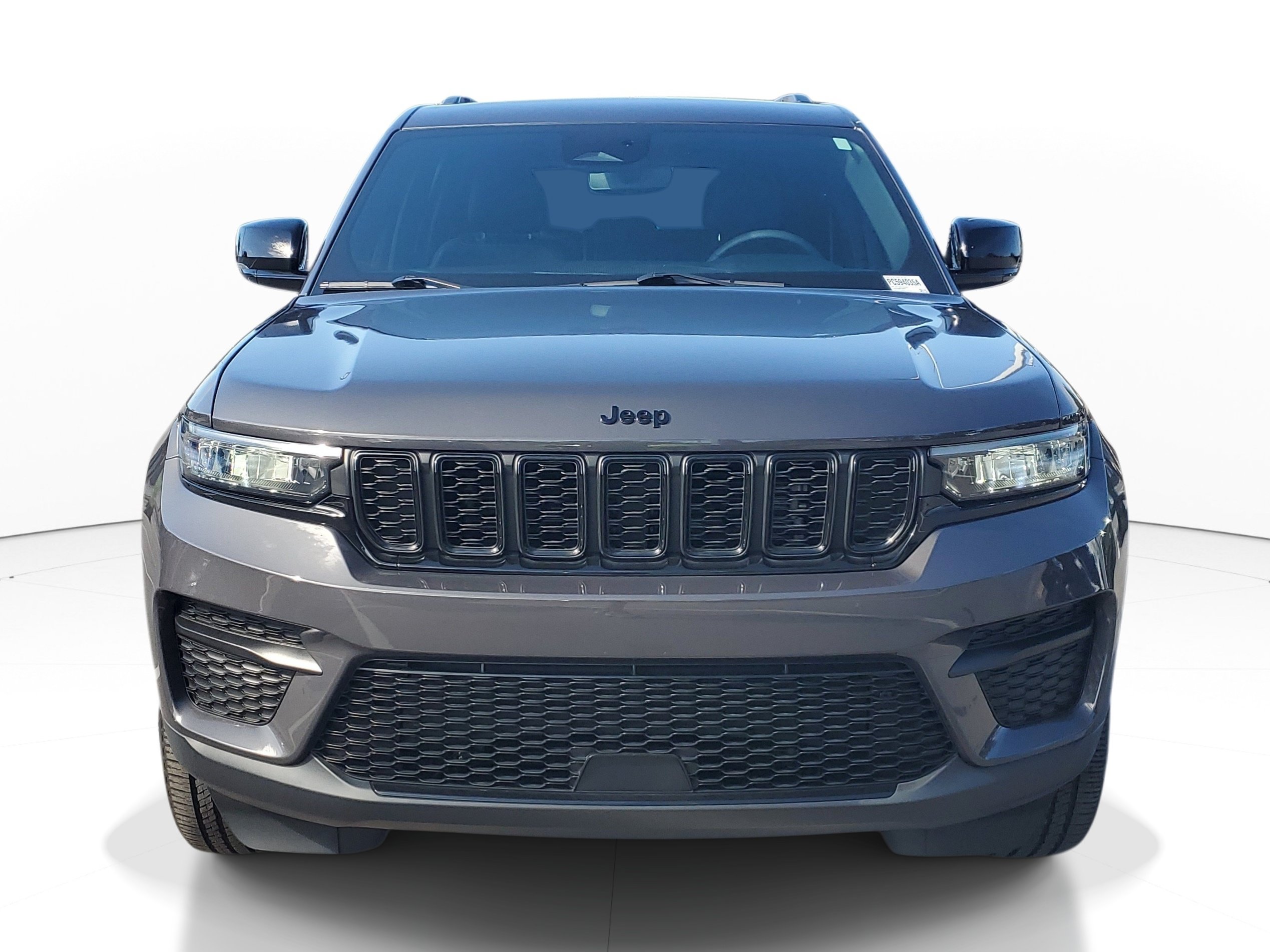 Used 2023 Jeep Grand Cherokee Altitude AWD/4WD image 3
