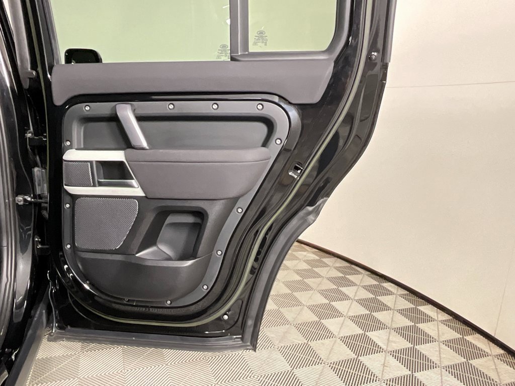 Certified 2023 Land Rover Defender 110 X-Dynamic SE image 24