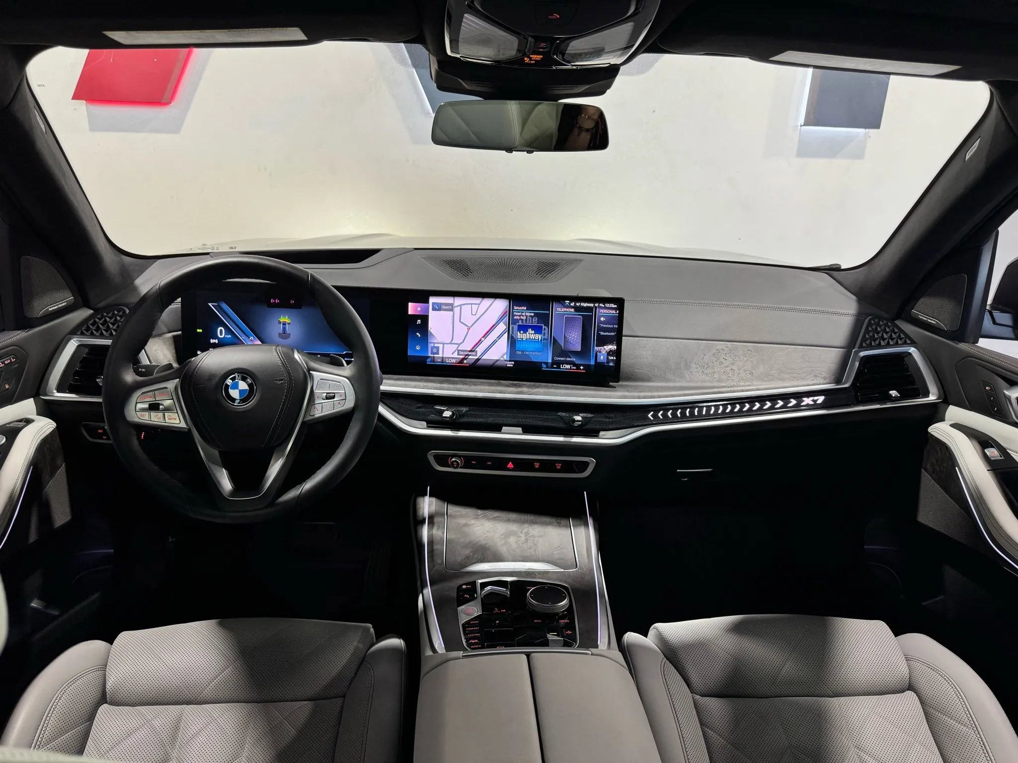 Used 2023 BMW X7 xDrive40i w/ Premium Package image 23