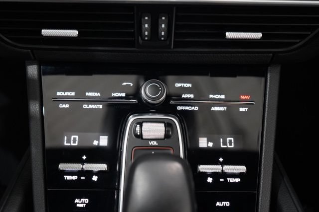 Used 2021 Porsche Cayenne AWD/4WD image 27