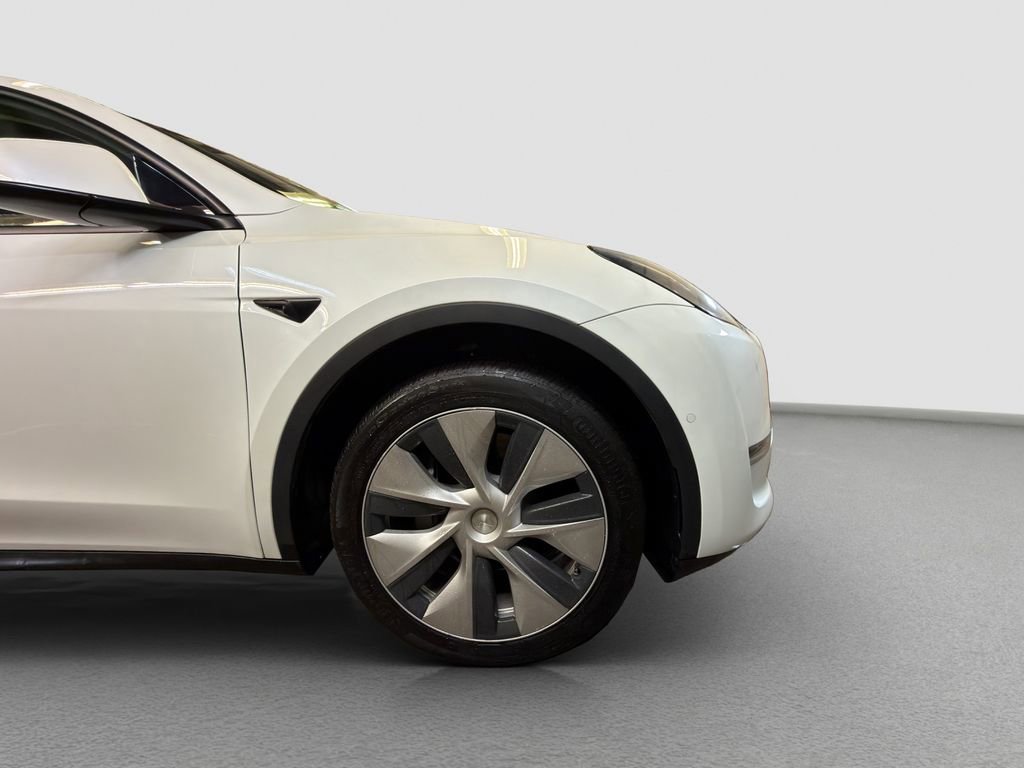 Used 2022 Tesla Model Y Long Range AWD/4WD image 30