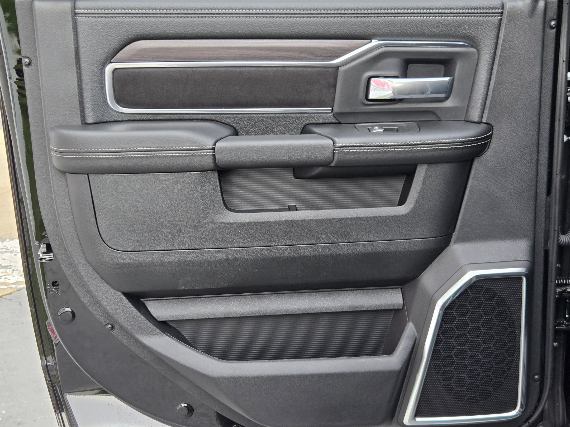 New 2026 RAM 2500 Laramie w/ Night Edition AWD/4WD image 31
