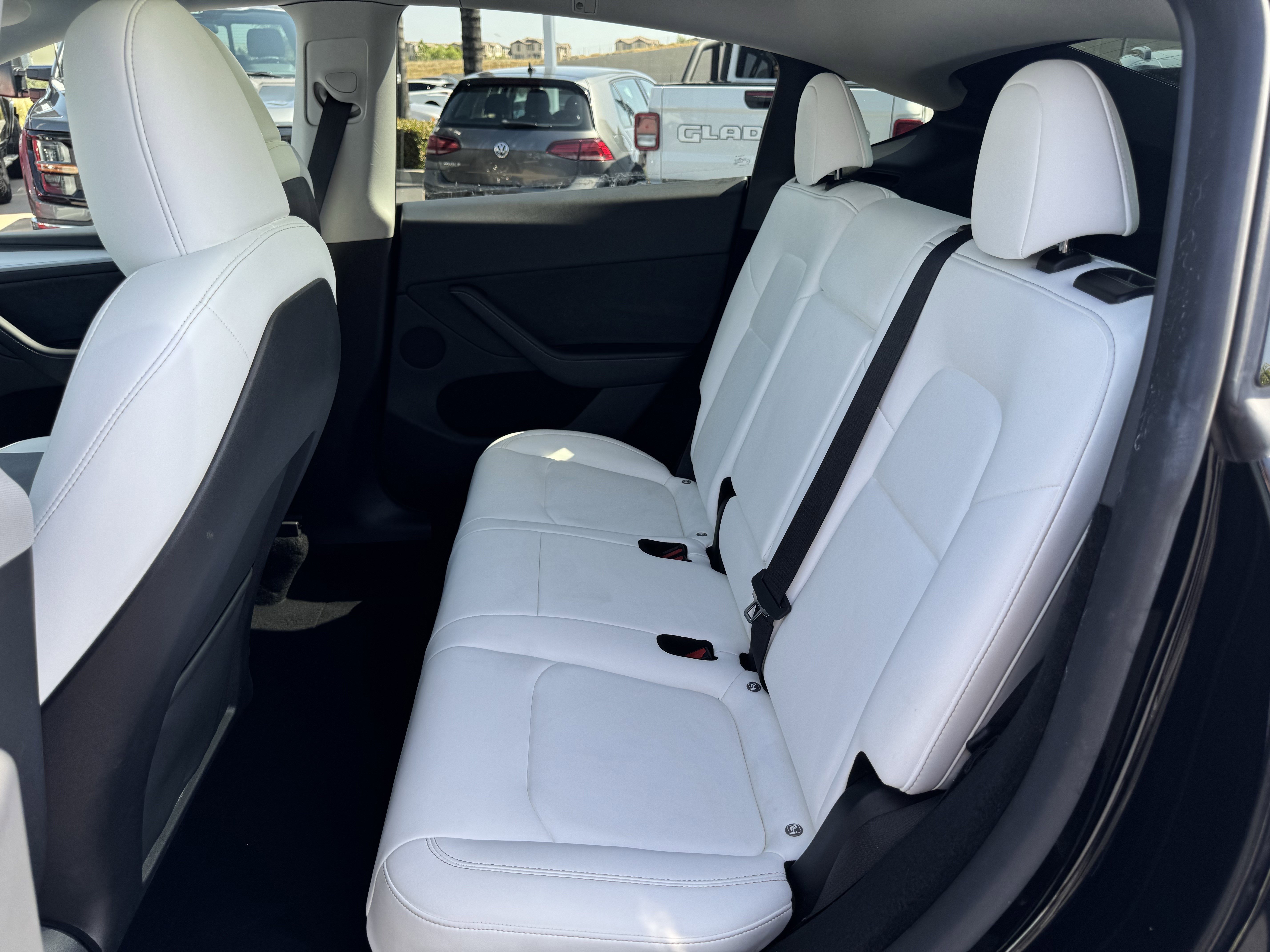 Used 2024 Tesla Model Y Long Range AWD/4WD image 31