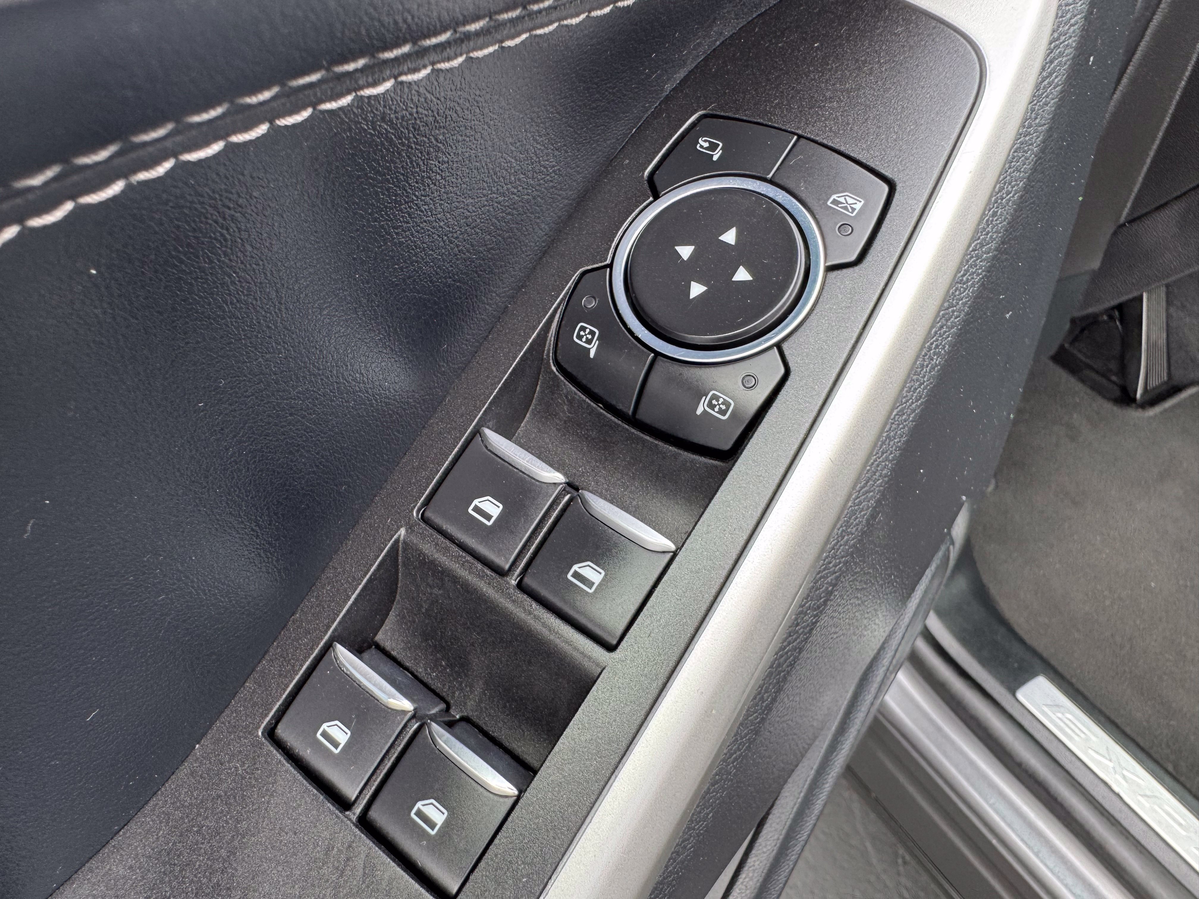 Used 2022 Ford Explorer Limited AWD/4WD image 49