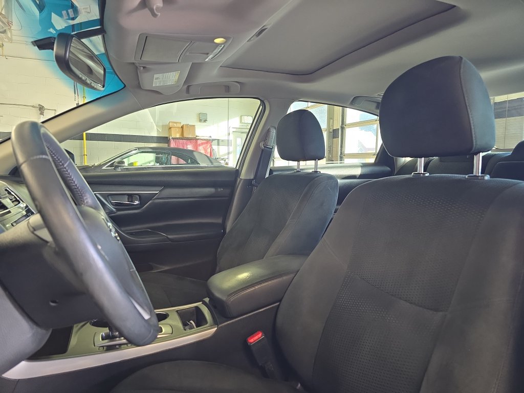 Used 2015 Nissan Altima 2.5 SV w/ Convenience Package FWD image 15