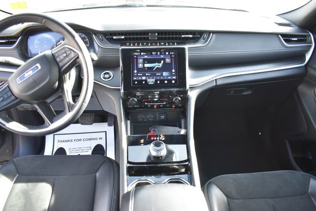 Used 2023 Jeep Grand Cherokee L Laredo image 18