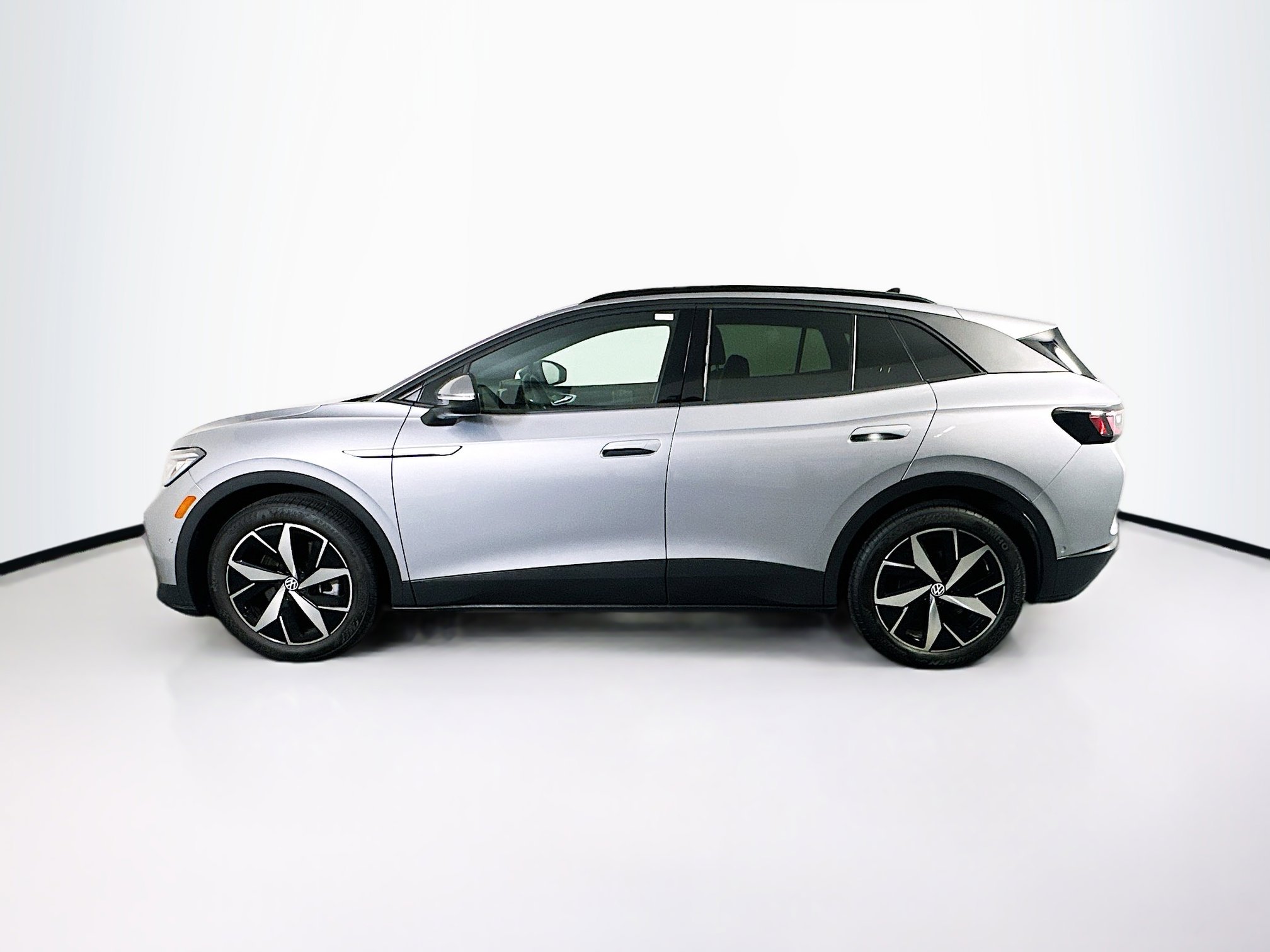 Used 2023 Volkswagen ID.4 S image 4