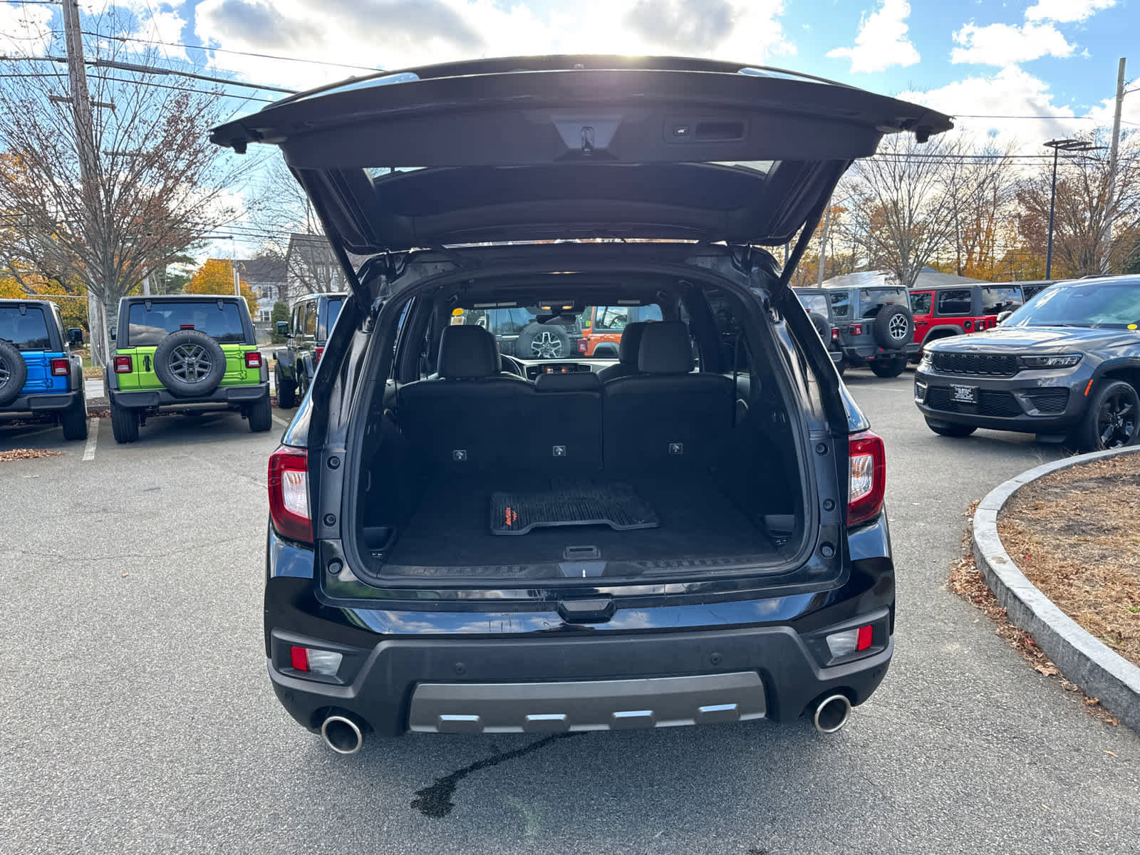 Used 2023 Honda Passport TrailSport image 39