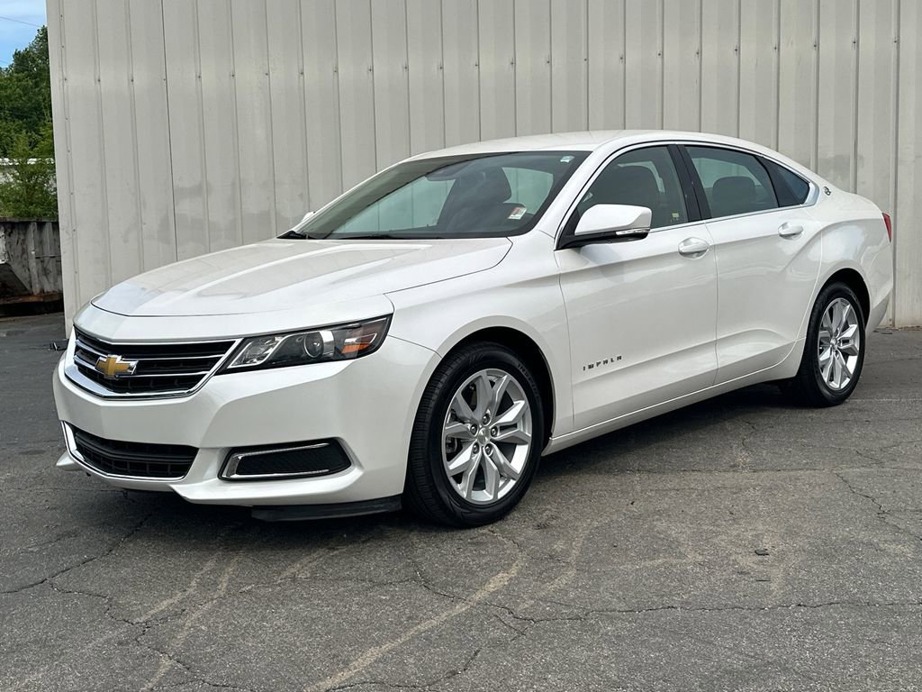 Used 2017 Chevrolet Impala LT w/ Convenience Package image 2