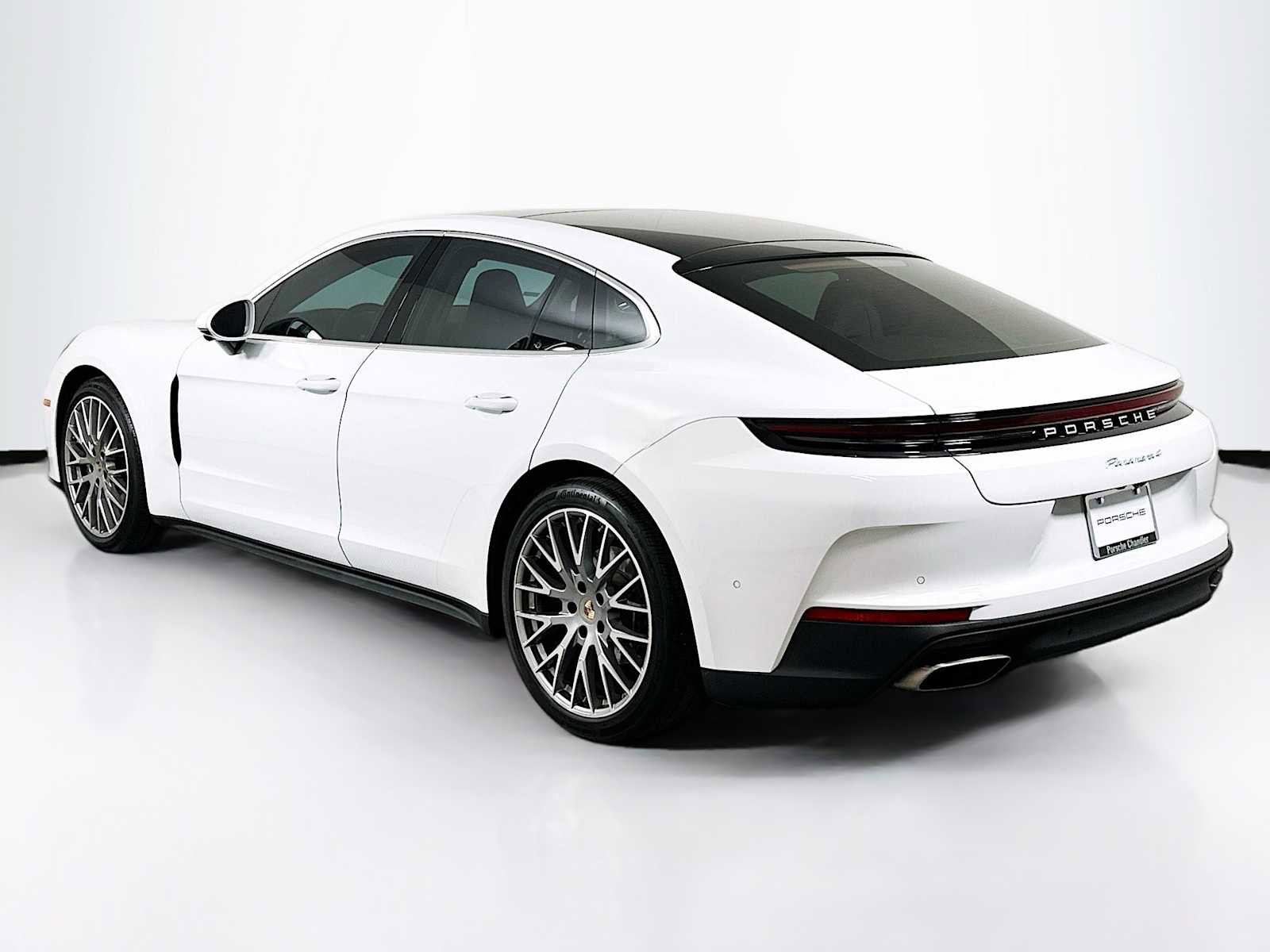 Certified 2024 Porsche Panamera 4 image 3