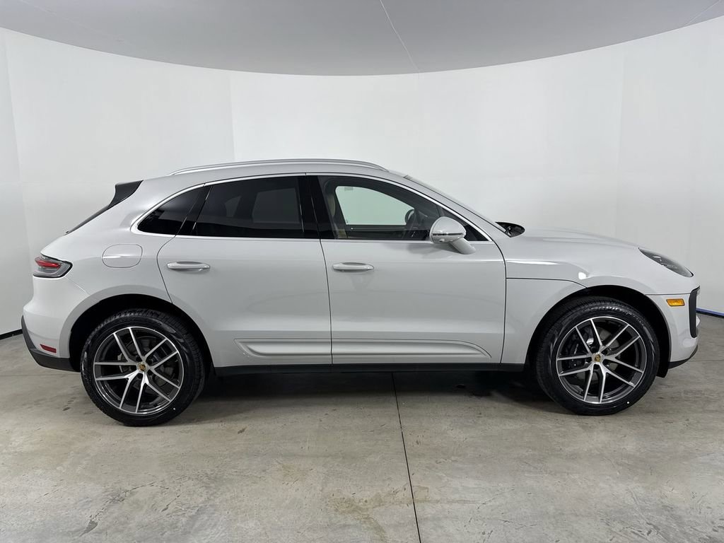 New 2026 Porsche Macan AWD/4WD image 8