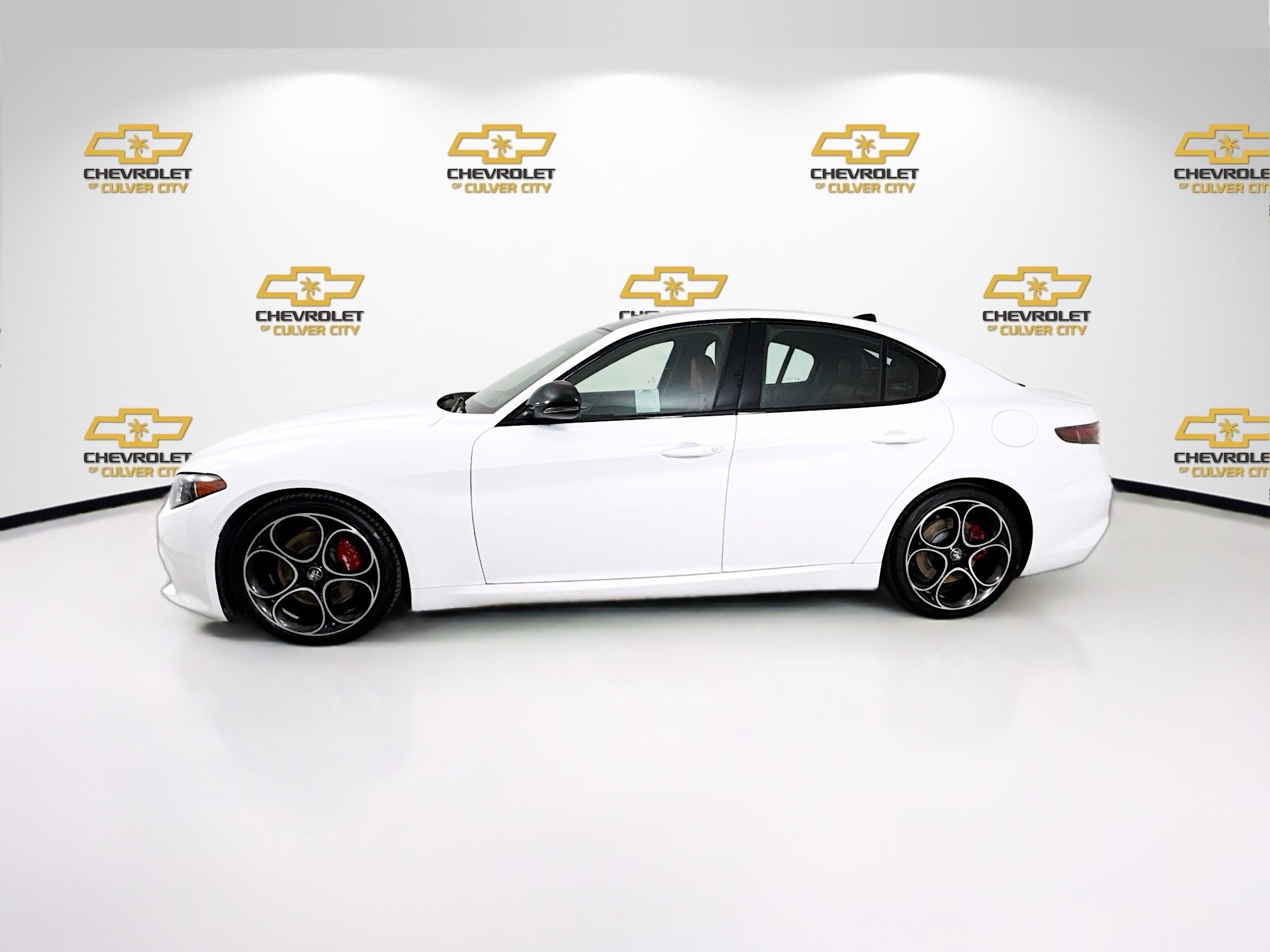 Used 2024 Alfa Romeo Giulia Veloce RWD image 5