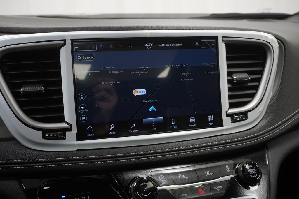 New 2027 Chrysler Pacifica Limited AWD/4WD image 24