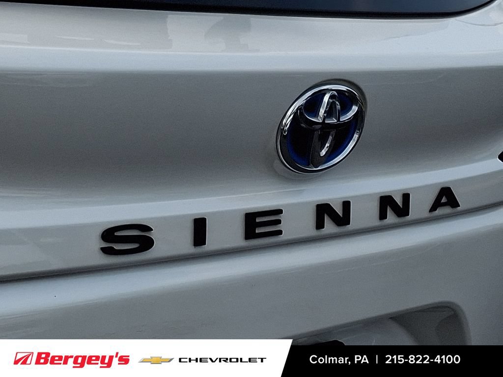 Used 2023 Toyota Sienna XLE AWD/4WD image 36