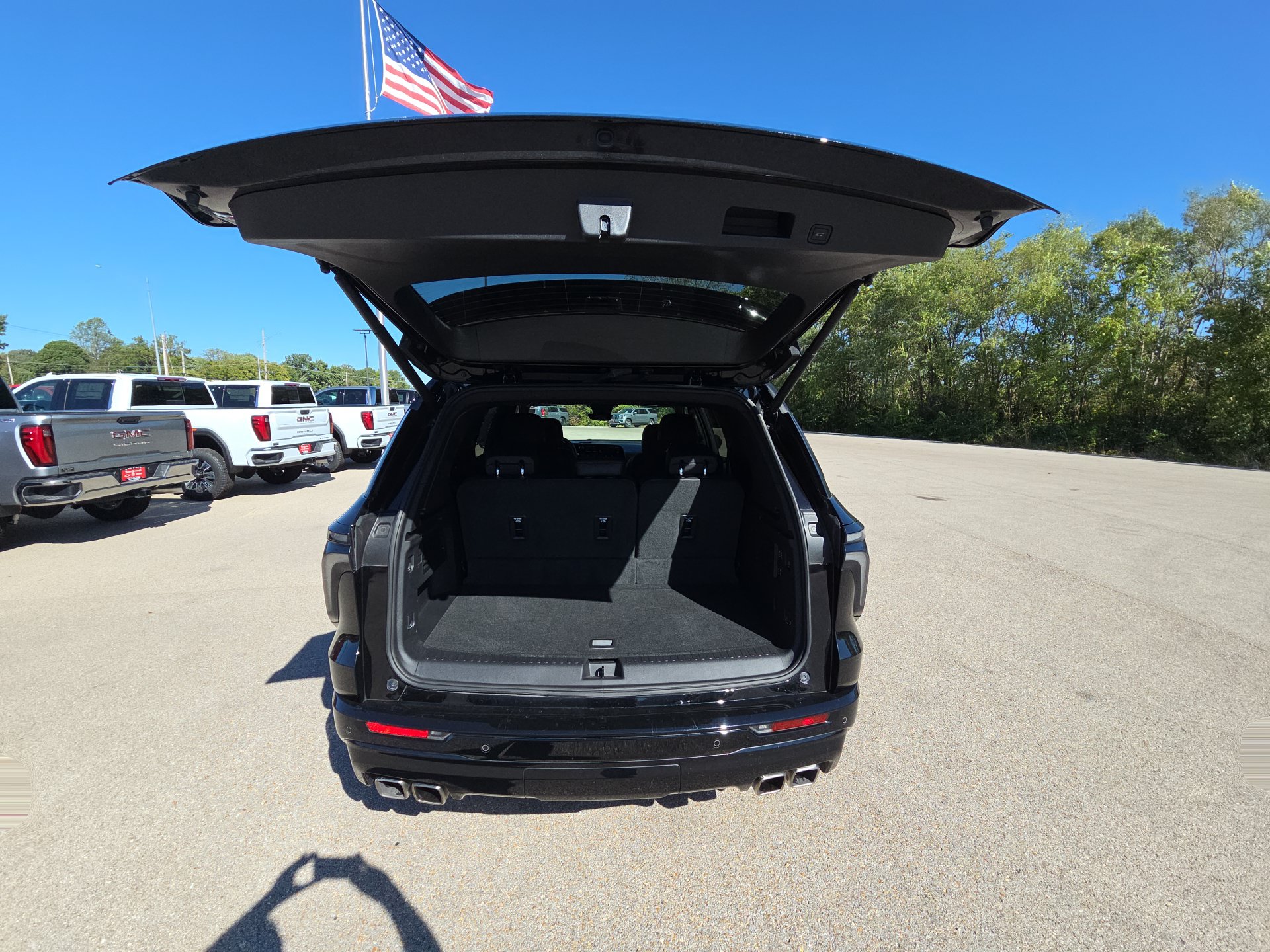 Used 2026 Chevrolet Traverse RS FWD image 33