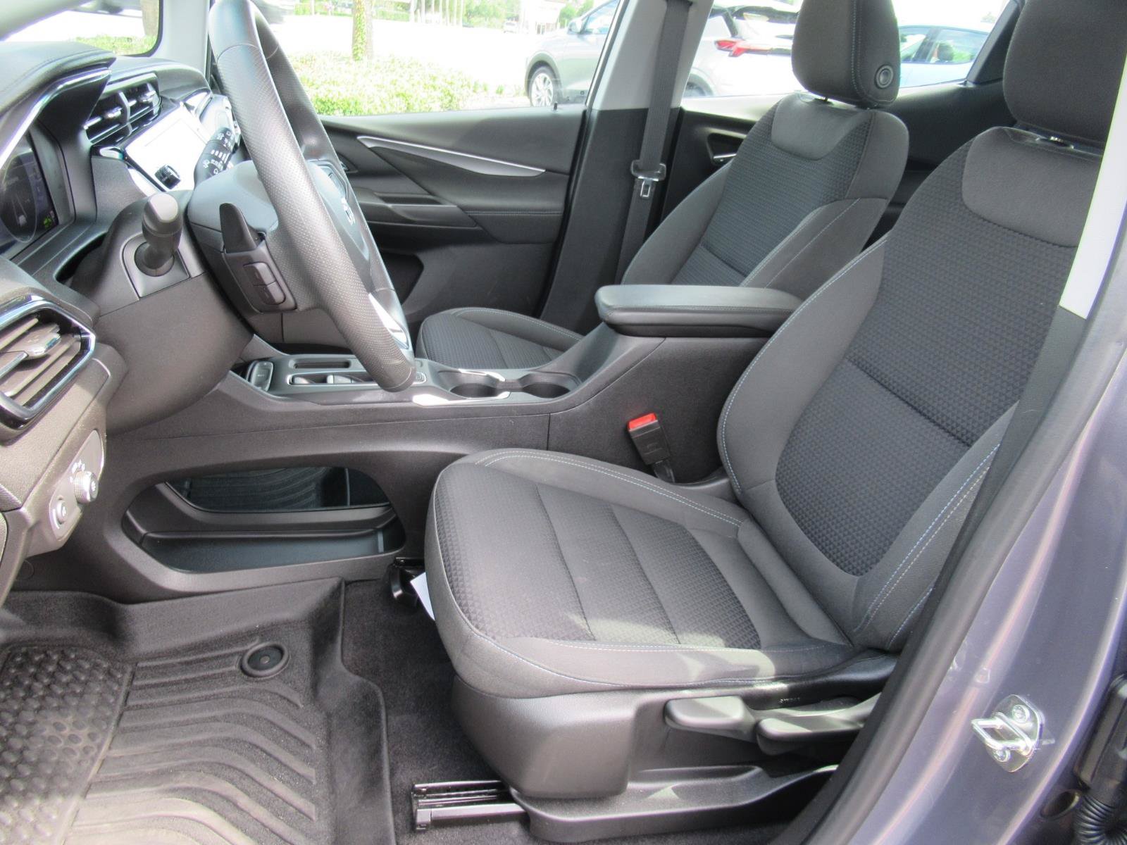 Used 2023 Chevrolet Bolt LT FWD image 18