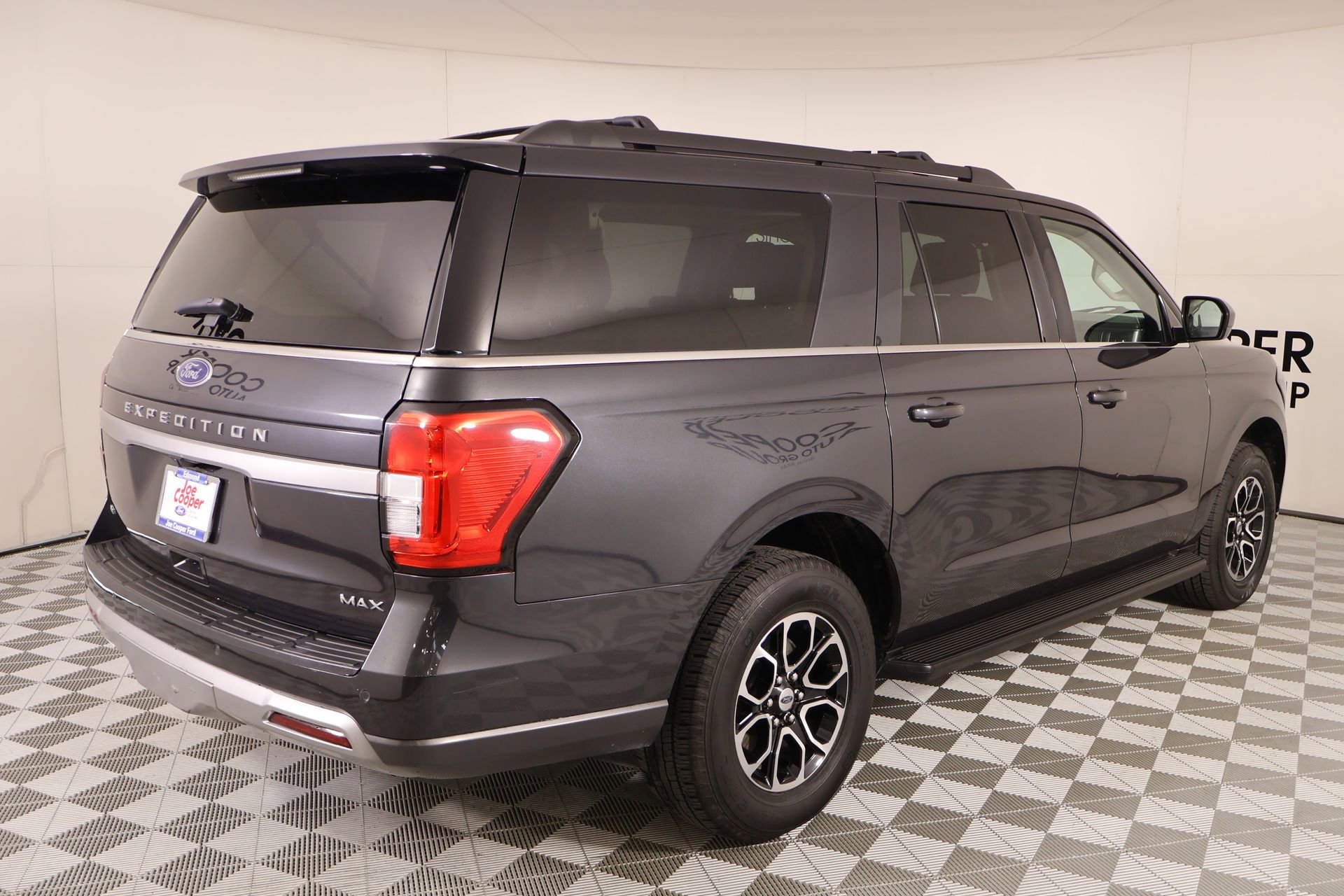 Used 2024 Ford Expedition Max XLT image 22