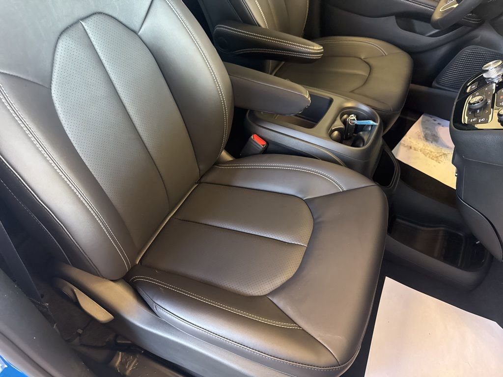 New 2026 Chrysler Pacifica Select image 54