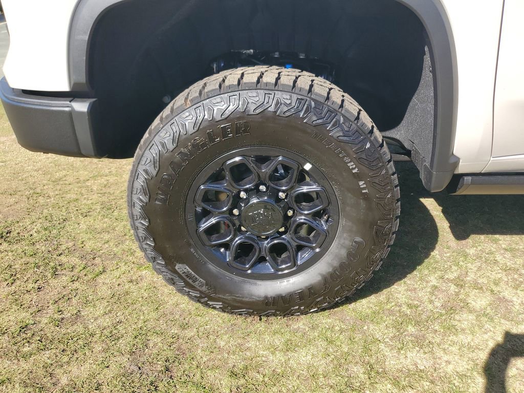 New 2026 Chevrolet Silverado 2500 ZR2 image 6