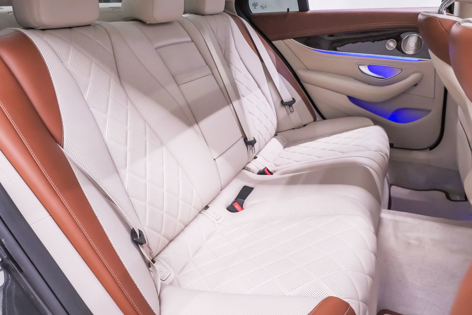 Used 2022 Mercedes-Benz E 350 Sedan image 12